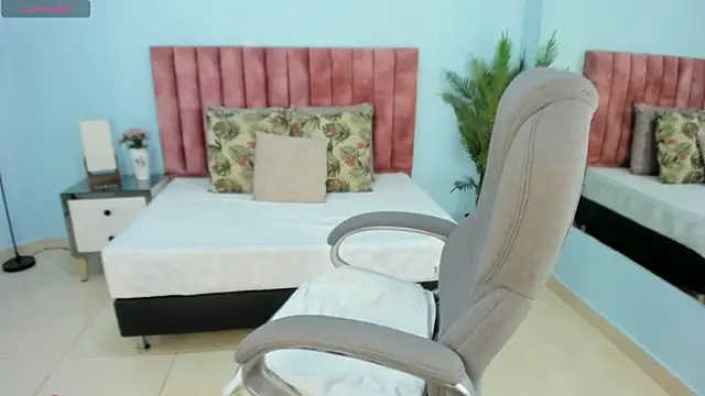 tati saldarriaga online show from 20, 3, 2026