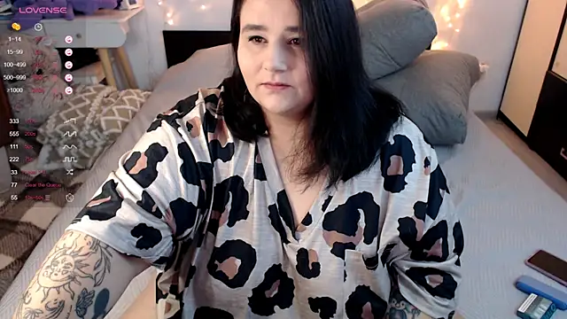 naughtykiss online show from 25, 10, 2025