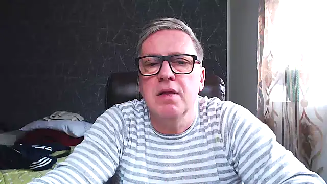 Snapshot of RobertStripX chatting on 1, 2, 2025 RobertStripX online show from 1, 2, 2025