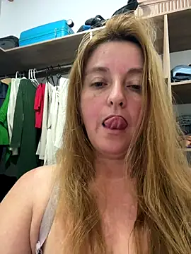 Snapshot of moniquerainx chatting on 27, 9, 2025 moniquerainx online show from 27, 9, 2025