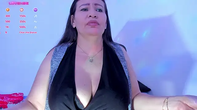 esmeralda milf online show from 3, 12, 2024