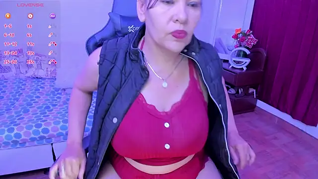 esmeralda milf online show from 11, 9, 2025