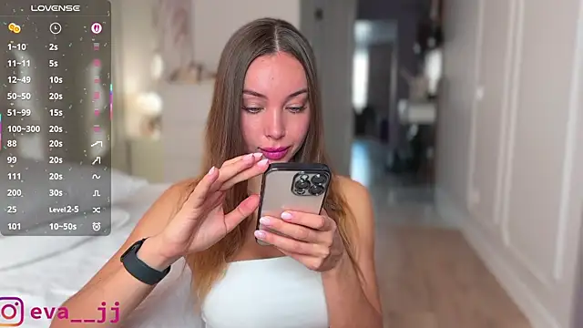 Snapshot of Eva_JJ chatting on 6, 11, 2025 Eva JJ online show from 6, 11, 2025