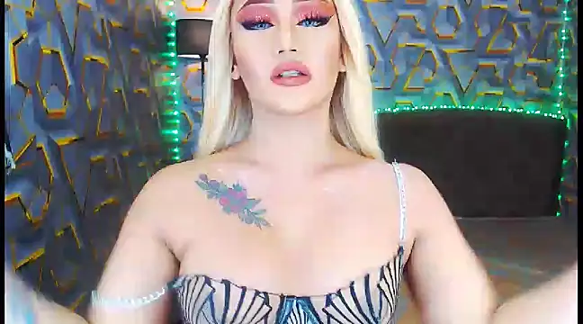 Snapshot of KylieMaxwellCaulfield_TS chatting on 29, 1, 2025 KylieMaxwellCaulfield TS online show from 29, 1, 2025