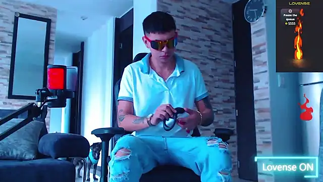 Snapshot of Lobito_xxxl chatting on 21, 11, 2025 Lobito xxxl online show from 21, 11, 2025