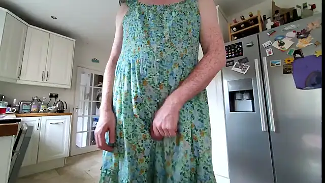 Snapshot of theSecretBallerino chatting on 3, 10, 2025 theSecretBallerino online show from 3, 10, 2025