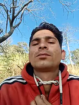 Snapshot of SunnyleoneBG chatting on 5, 1, 2025 SunnyleoneBG online show from 5, 1, 2025