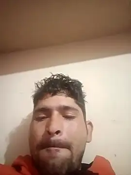 Snapshot of SunnyleoneBG chatting on 4, 11, 2025 SunnyleoneBG online show from 4, 11, 2025