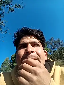 Snapshot of SunnyleoneBG chatting on 5, 12, 2025 SunnyleoneBG online show from 5, 12, 2025