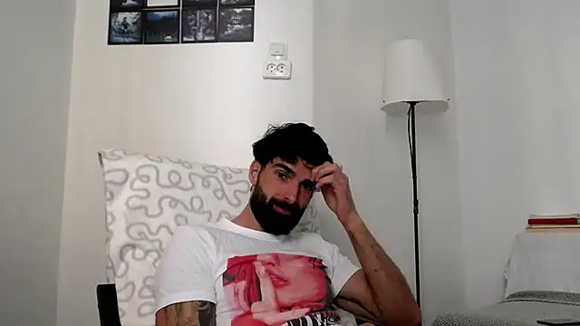 Snapshot of Verycutex chatting on 8, 3, 2026 Verycutex online show from 8, 3, 2026