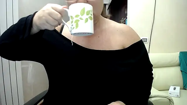 Snapshot of SutraLove chatting on 20, 3, 2025 SutraLove online show from 20, 3, 2025