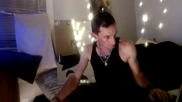 Snapshot of lickthecat chatting on 4, 11, 2025 lickthecat online show from 4, 11, 2025