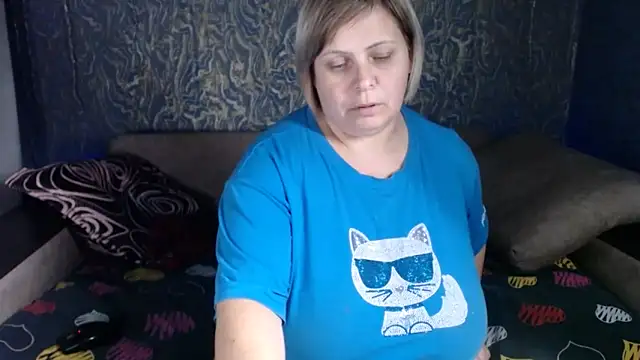 EvaCristal online show from 11, 11, 2025