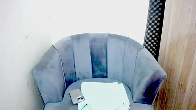 Snapshot of Sakura_Moe chatting on 4, 12, 2025 Sakura Moe online show from 4, 12, 2025