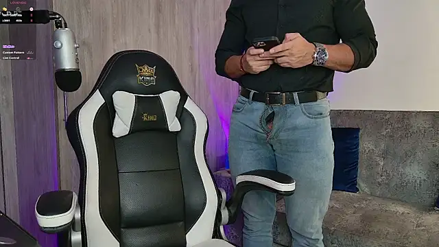 Snapshot of mr_david_cox chatting on 6, 3, 2025 mr david cox online show from 6, 3, 2025