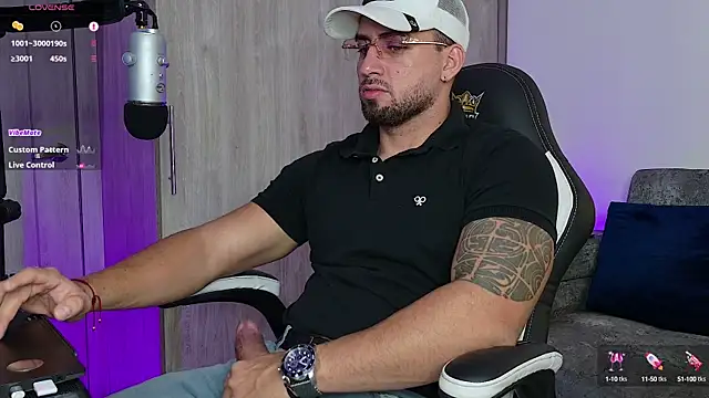 Snapshot of mr_david_cox chatting on 12, 3, 2025 mr david cox online show from 12, 3, 2025