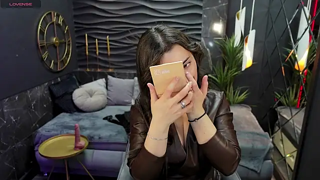 KylieMellow online show from 15, 2, 2025