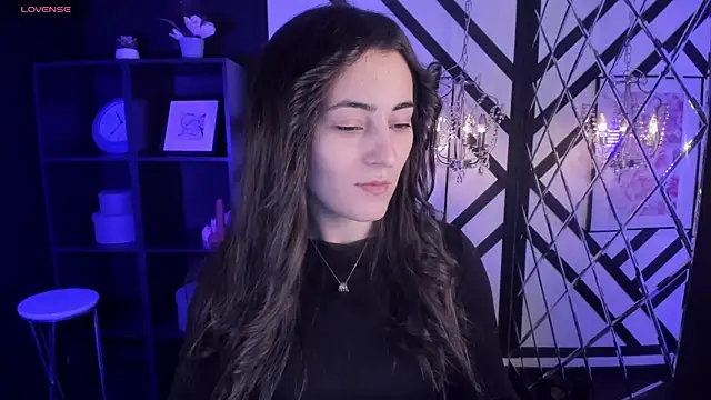 KylieMellow online show from 5, 3, 2025