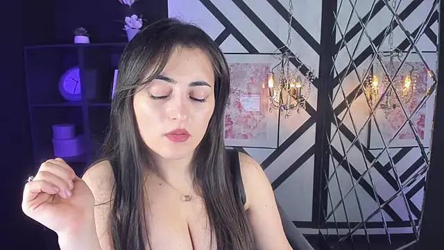 KylieMellow online show from 12, 3, 2025