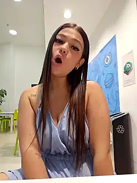 Snapshot of Alyshanon18 chatting on 2, 1, 2025 Alyshanon18 online show from 2, 1, 2025