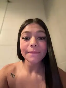 Snapshot of Alyshanon18 chatting on 10, 1, 2025 Alyshanon18 online show from 10, 1, 2025