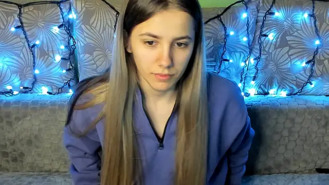 Snapshot of MaggieCake chatting on 13, 12, 2024 MaggieCake online show from 13, 12, 2024