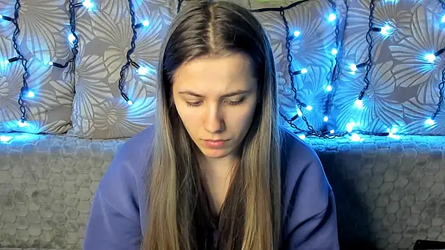 Snapshot of MaggieCake chatting on 14, 12, 2024 MaggieCake online show from 14, 12, 2024