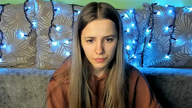 Snapshot of MaggieCake chatting on 30, 12, 2024 MaggieCake online show from 30, 12, 2024