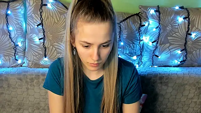 Snapshot of MaggieCake chatting on 27, 1, 2025 MaggieCake online show from 27, 1, 2025