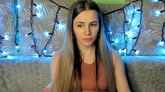 Snapshot of MaggieCake chatting on 14, 2, 2025 MaggieCake online show from 14, 2, 2025