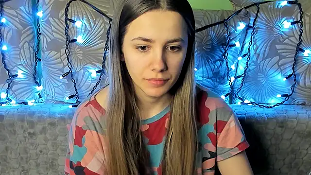 Snapshot of MaggieCake chatting on 21, 2, 2025 MaggieCake online show from 21, 2, 2025