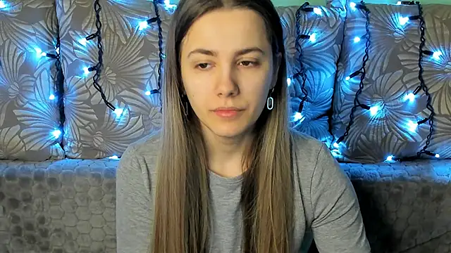 Snapshot of MaggieCake chatting on 28, 2, 2025 MaggieCake online show from 28, 2, 2025