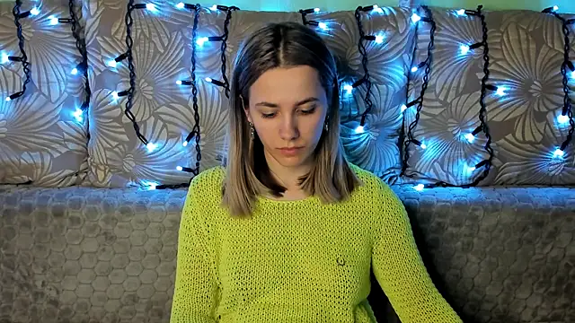 Snapshot of MaggieCake chatting on 16, 3, 2025 MaggieCake online show from 16, 3, 2025