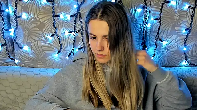 MaggieCake online show from 12, 2, 2026