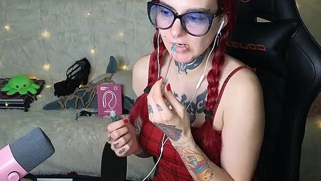 Ginger Stay online show from 23, 10, 2025