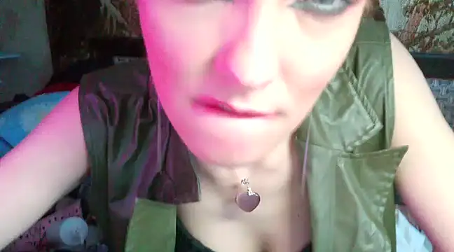 Snapshot of WildMissNiks chatting on 18, 2, 2025 WildMissNiks online show from 18, 2, 2025