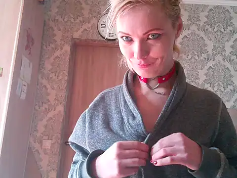 Snapshot of WildMissNiks chatting on 19, 9, 2025 WildMissNiks online show from 19, 9, 2025