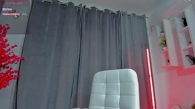 Snapshot of Raven_Luna chatting on 6, 12, 2024 Raven Luna online show from 6, 12, 2024