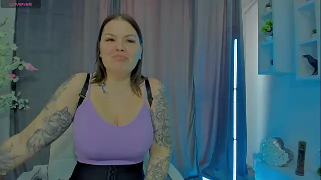 Snapshot of Raven_Luna chatting on 10, 1, 2025 Raven Luna online show from 10, 1, 2025