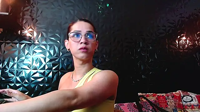 PINK  LOLA1 online show from 2, 10, 2025