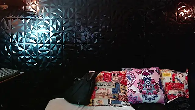 PINK  LOLA1 online show from 12, 10, 2025