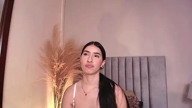 Snapshot of Christy_Sea chatting on 25, 11, 2025 Christy Sea online show from 25, 11, 2025