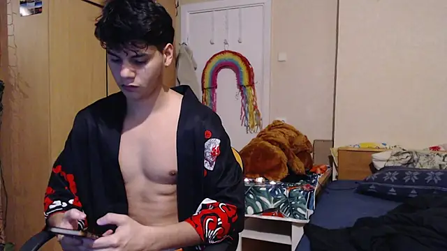 Snapshot of tomas_boy20 chatting on 13, 11, 2025 tomas boy20 online show from 13, 11, 2025