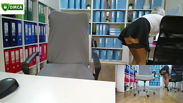 Snapshot of secret-office chatting on 23, 10, 2025 secret-office online show from 23, 10, 2025