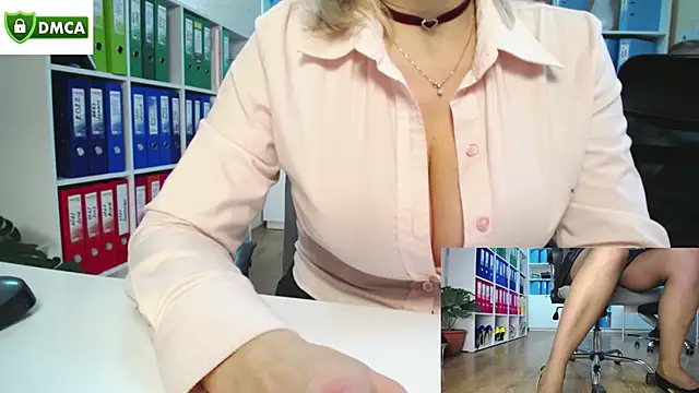 Snapshot of secret-office chatting on 13, 11, 2025 secret-office online show from 13, 11, 2025