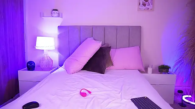 curvyliciousss online show from 13, 1, 2025