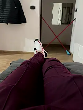 Snapshot of Io1994 chatting on 13, 12, 2025 Io1994 online show from 13, 12, 2025