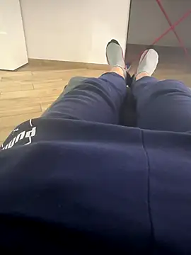 Snapshot of Io1994 chatting on 16, 12, 2025 Io1994 online show from 16, 12, 2025