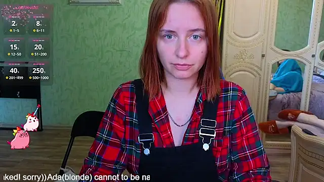 Snapshot of DanaMartina chatting on 9, 10, 2025 DanaMartina online show from 9, 10, 2025