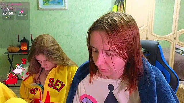 Snapshot of DanaMartina chatting on 10, 10, 2025 DanaMartina online show from 10, 10, 2025